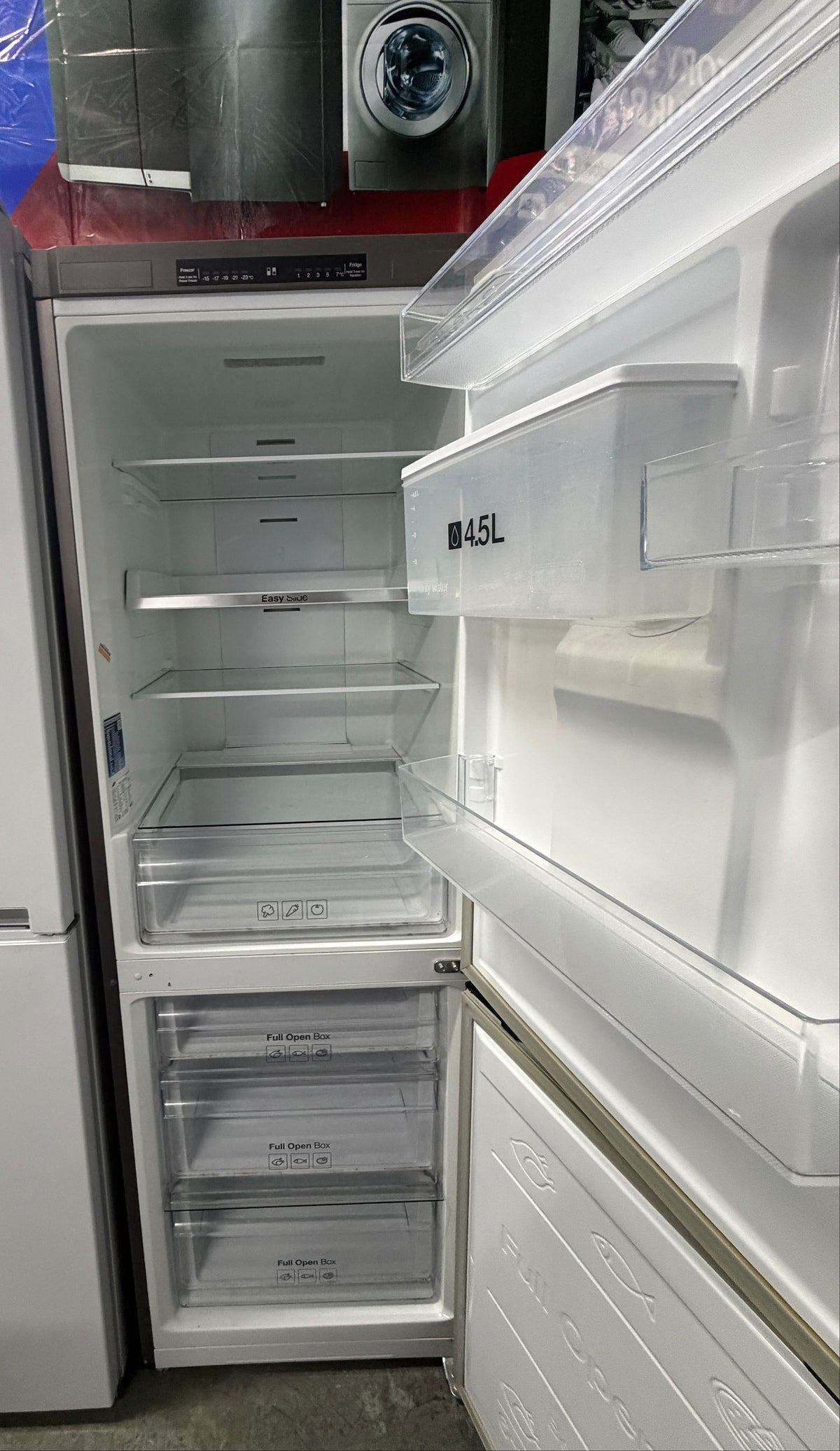 Refurbished Samsung RB29FWRNDSS 290L 70/30 Frost Free Fridge Freezer with Water Dispenser – Silver
