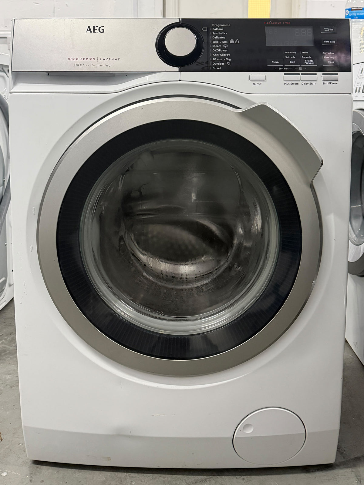 Refurbished AEG 8000 Series L8FEE965R 9kg 1600RPM ÖKOMix Washing Machine – White