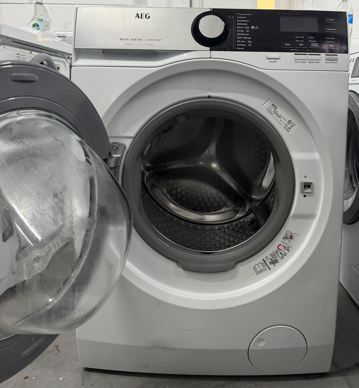 Refurbished AEG 8000 Series L8FEE965R 9kg 1600RPM ÖKOMix Washing Machine – White