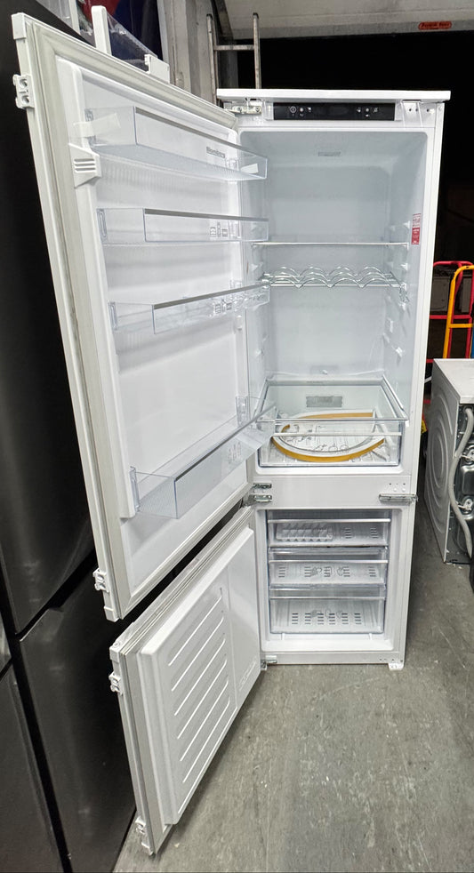 Blomberg KNE4554EVI 262L 70/30 Integrated Frost Free Fridge Freezer – Unused Grade A – White