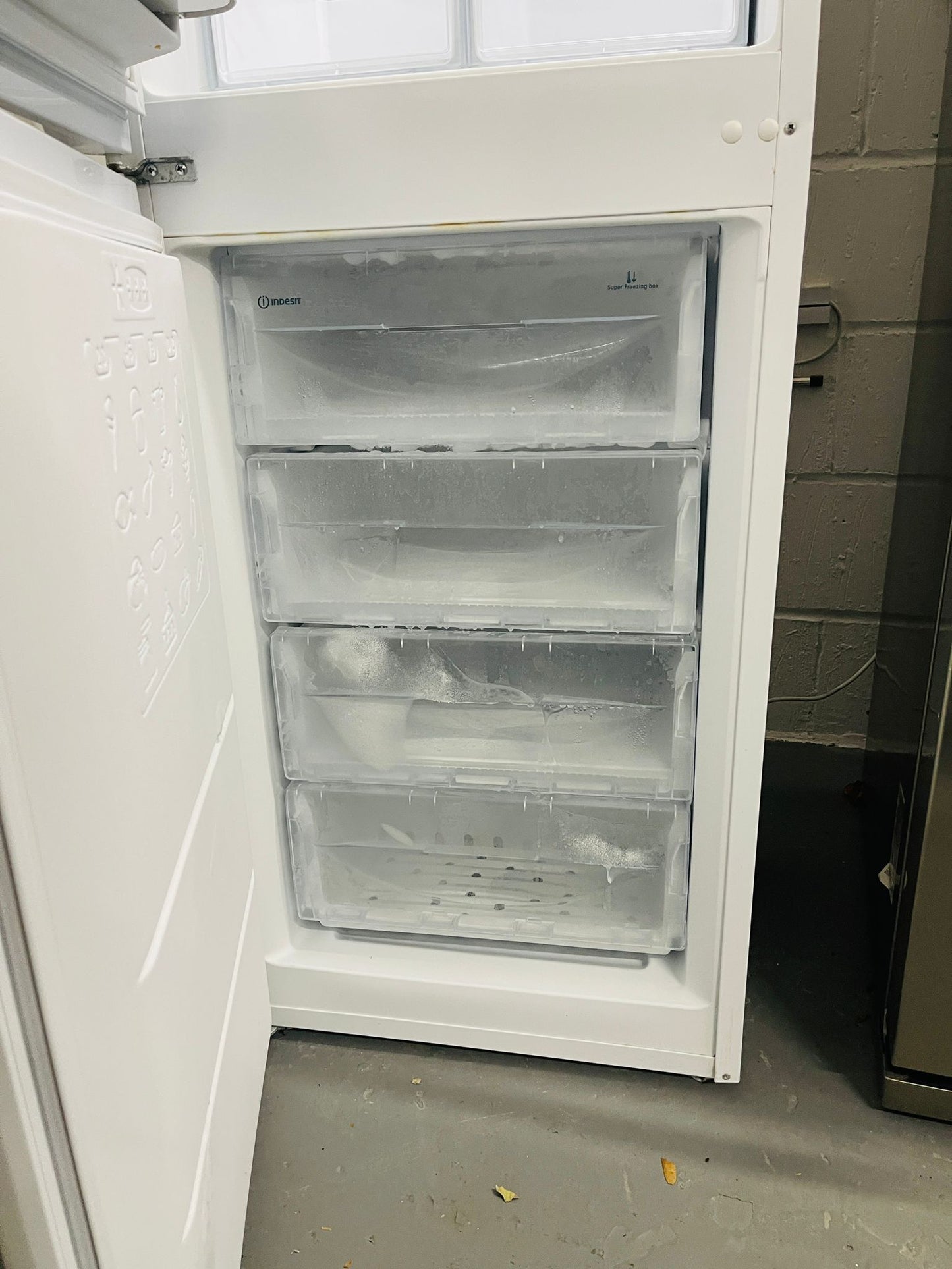 Refurbished Indesit Freestanding fridge freezer - IBD 5517 W UK 1