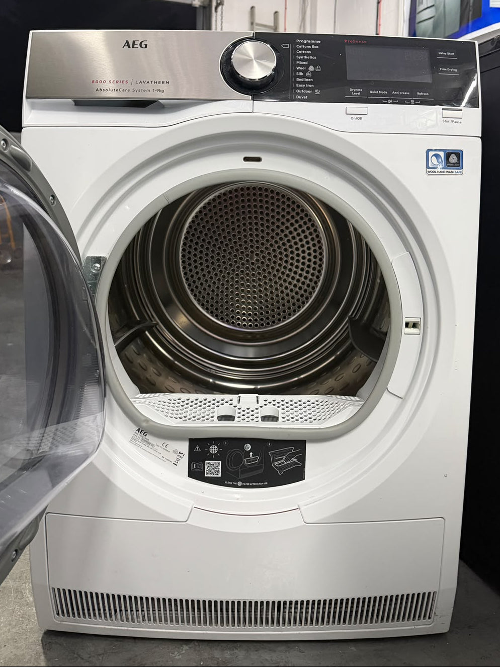 Refurbished AEG T8DEC946R 9kg Heat Pump Tumble Dryer - White